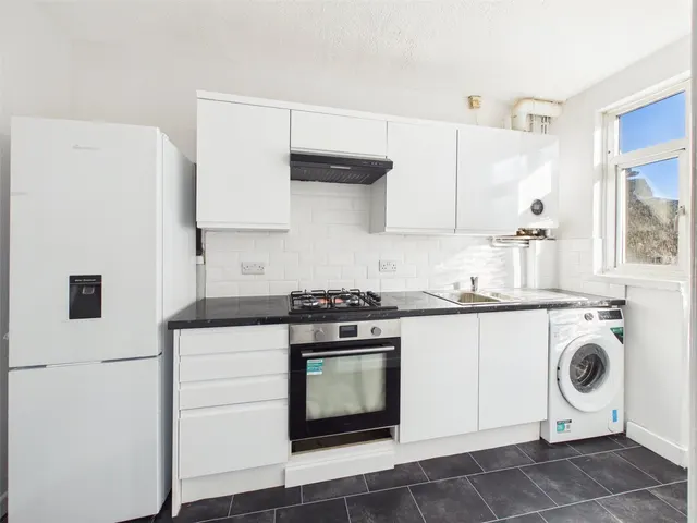 The Alders, Hounslow, TW5, photo 3