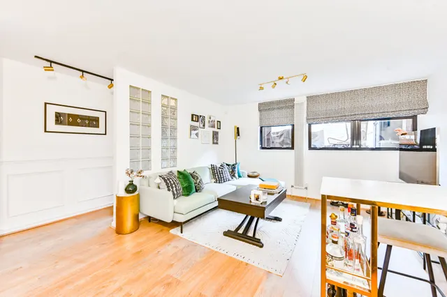 40 Longleat House, 18 Rampayne Street, London, photo 1