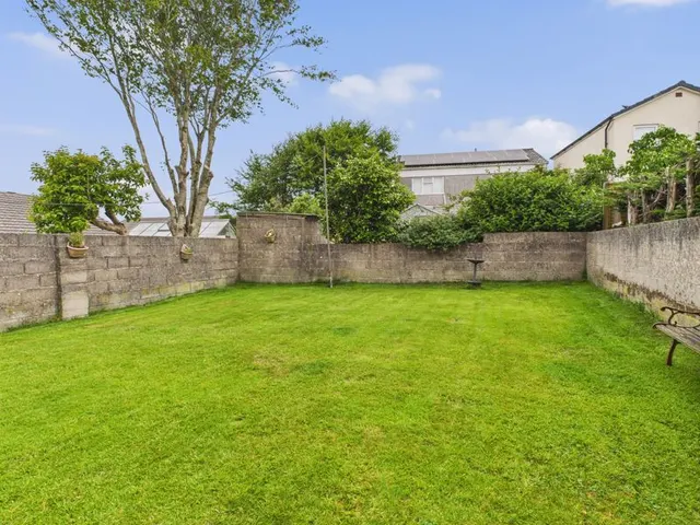 Photo 2 — Boscarn Road, Redruth