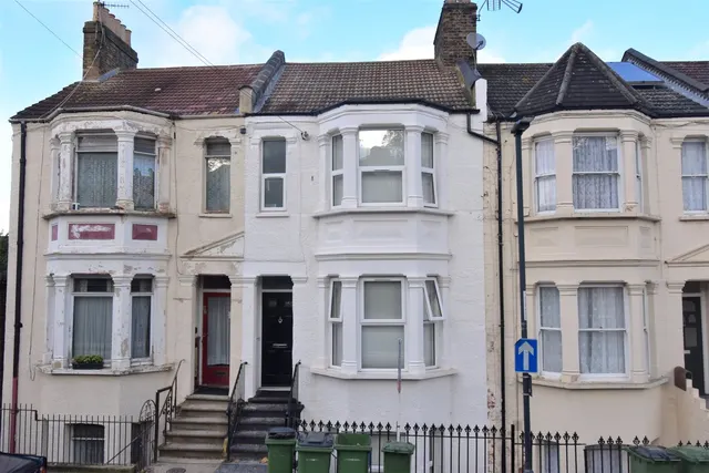 Ennis Road, SE18, photo 1