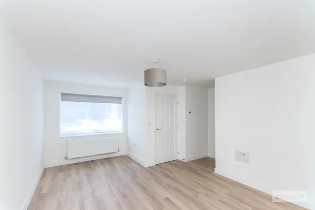 Tangmere Road, Hailsham, BN27, photo 2