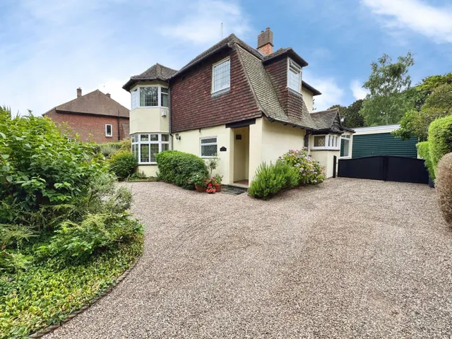 Rolleston Road, Burton upon Trent, DE13, photo 1