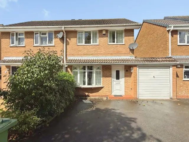 Thoresby, Tamworth, photo 1