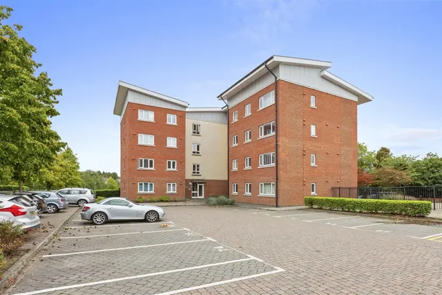 Tadros Court, High Wycombe, HP13, photo 1