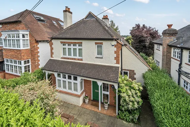 High Park Road, Farnham, GU9, photo 1