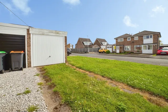 Photo 2 — Abington Avenue, SUTTON-IN-ASHFIELD, Nottinghamshire, NG17