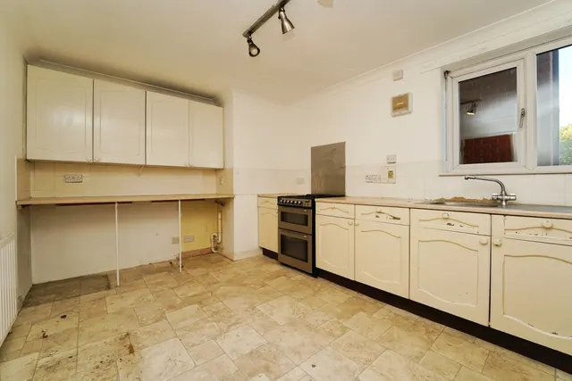 St. Georges Road, Cheltenham, GL50, photo 2