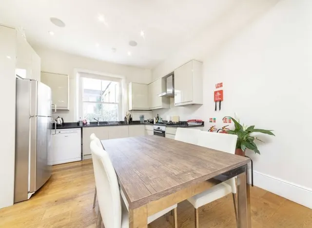 Photo 3 — North Street, Clapham, SW4