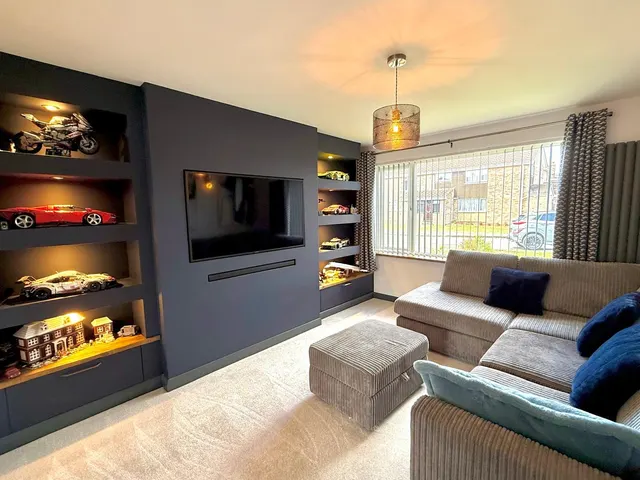 Photo 2 — Thorne Road, Swindon, Wiltshire, SN3 6DT