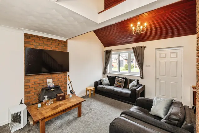 Bexhill Drive, Leigh, WN7, photo 2