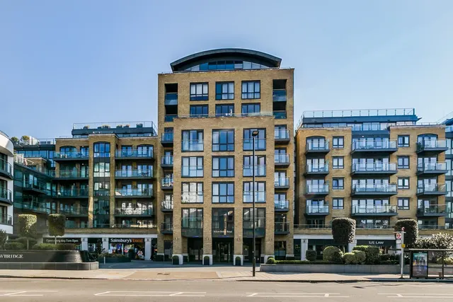 Kew Bridge Road, Brentford, TW8, photo 2