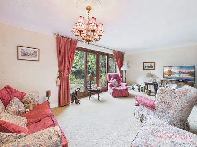 Richmond Road, Wrexham, LL12, photo 3