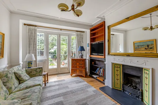 Airedale Avenue, London, W4, photo 3