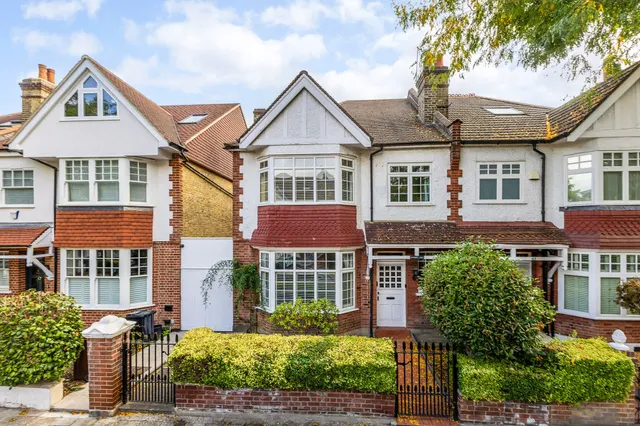 Airedale Avenue, London, W4, photo 1