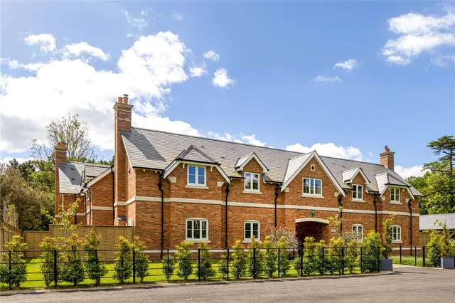 Winkfield Park, Winkfield Row, Winkfield, Berkshire, RG42 6NA, photo 1
