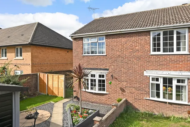 Waveney Grove, Clifton, YO30, photo 2