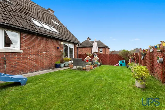 Stewartstown Road, Belfast, BT17, photo 3