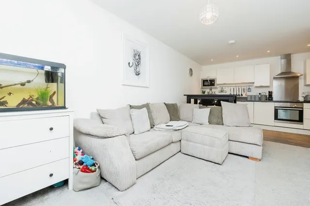 Whitchurch Lane, Bristol, BS14, photo 3