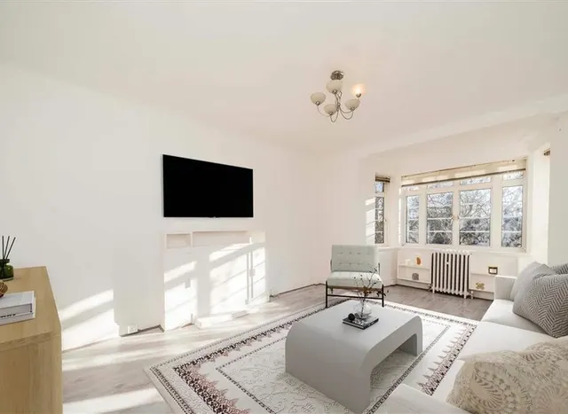 Photo 2 — Redcliffe Close, South Kensington, SW5