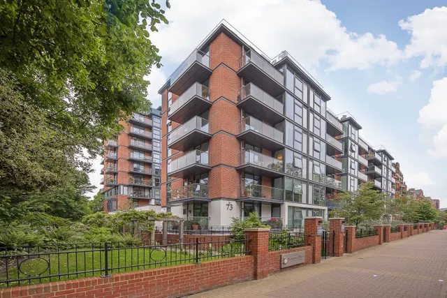 Albert Bridge Road, London, SW11, photo 1