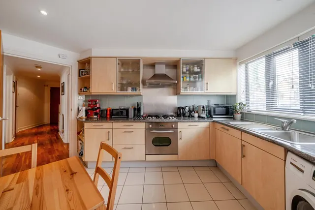 Photo 2 — Beaumont Rise, Crouch End, London, N19