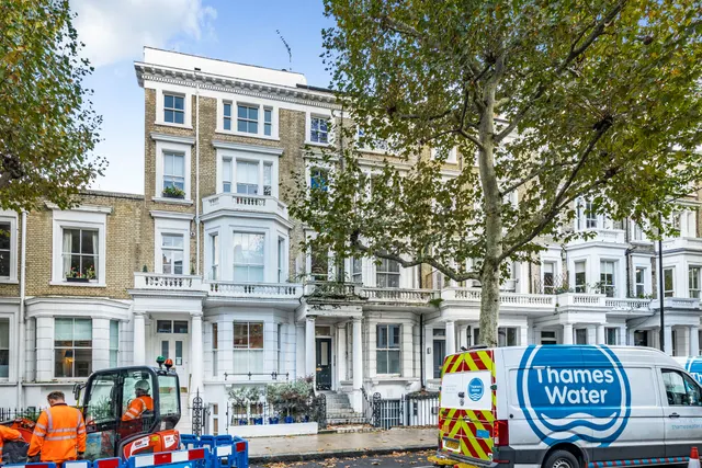 Flat 1, 22 Marloes Road, London, photo 1