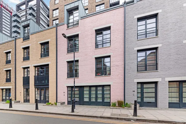 Orchard Place, London, E14, photo 1