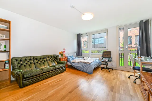105 Stanhope Street, London, photo 1