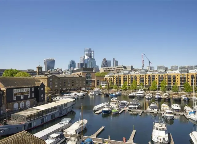 Burr Close, Wapping, E1W, photo 1