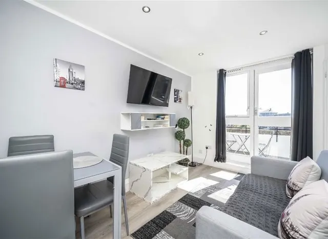 Photo 2 — Burr Close, Wapping, E1W