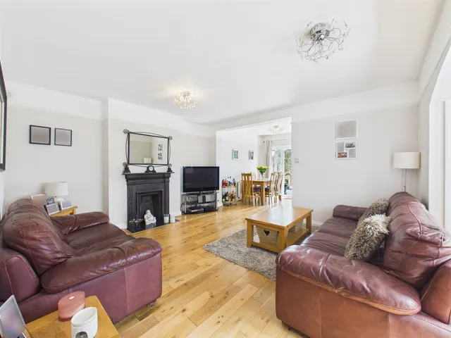 Photo 2 — Rosebury Vale, Ruislip, HA4 6AQ