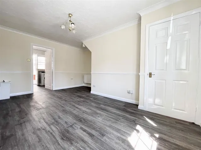 Photo 3 — Jenkyns Close, Botley
