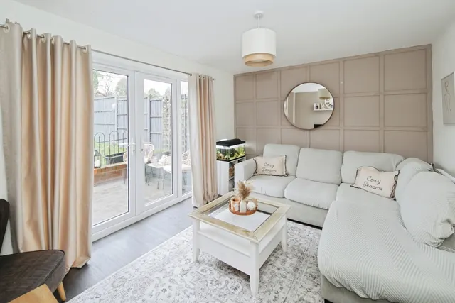Lawnsdale Close, Coleshill, B46, photo 2