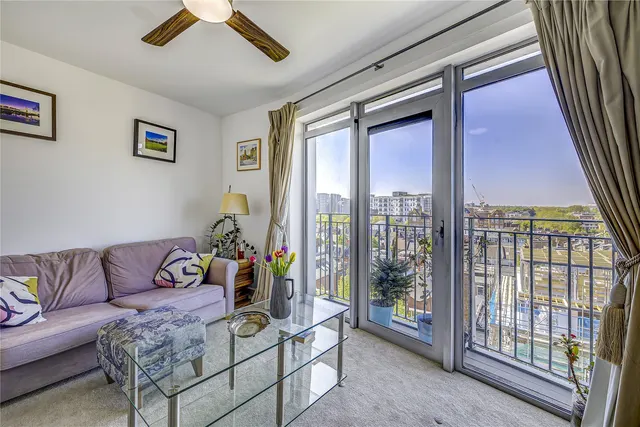 Wandsworth Bridge Road, Fulham, London, SW6, photo 1