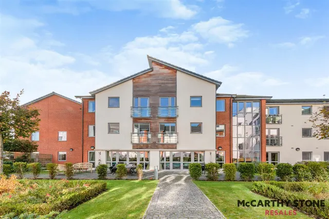 Fleet Road, Fleet, GU51, photo 1