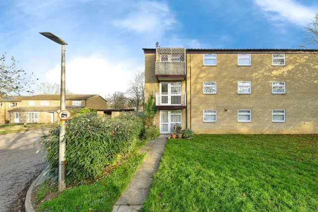 Blenheim Way, Stevenage, photo 1
