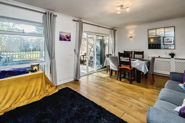 Conifer Rise, High Wycombe, HP12, photo 3