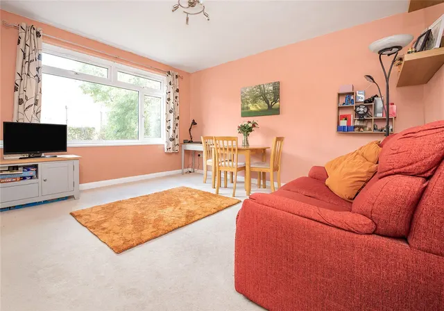 Whitton Road, Twickenham, TW1, photo 2
