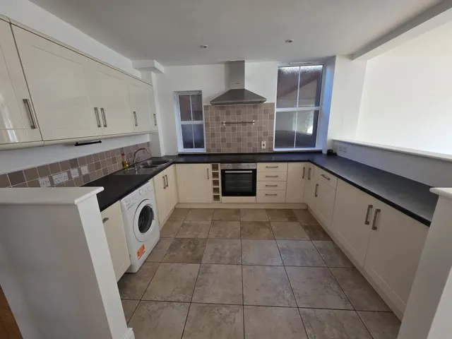 Yeovil, BA20, photo 3