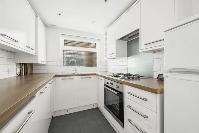 Photo 2 — Beckenham, BR3 5BE