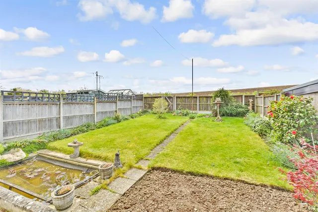 Uplands Way, Minster-On-Sea, ME12, photo 2