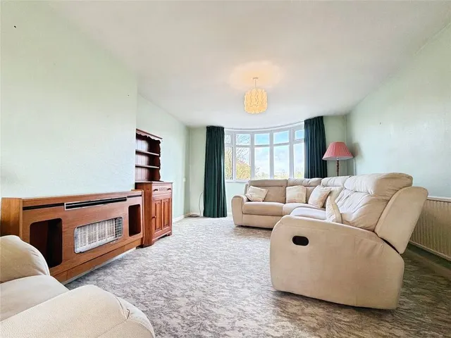 Photo 2 — Hunt Lea Avenue, Lincoln, Lincolnshire, LN6