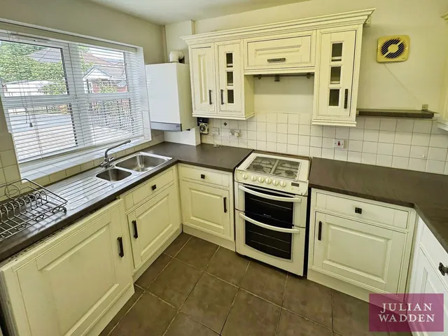 Dahlia Close, Burnage, M19, photo 3