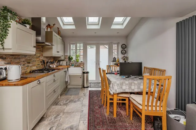 Photo 3 — Frobisher Gardens, Chafford Hundred, Grays, Essex, RM16