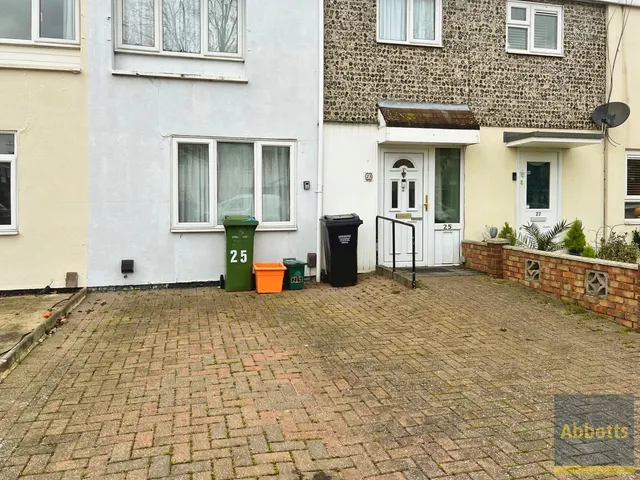 Neville Shaw, Basildon, photo 1