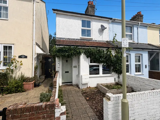 Belle Vue Road, Aldershot, Hampshire, GU12 4SA, photo 1