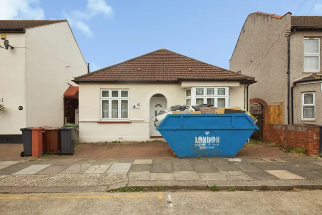 Albany Road, ROMFORD, Essex, RM6, photo 1