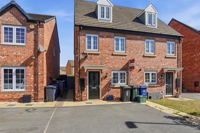 3 bedroom house, Fairlands Grove, Auckley, DN9