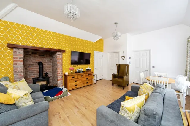 Old Chester Road, Bebington, CH63, photo 2