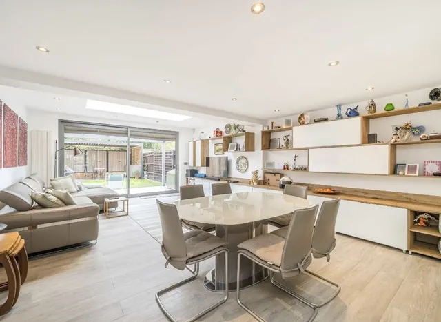 Photo 2 — Park View Road, Ealing, W5